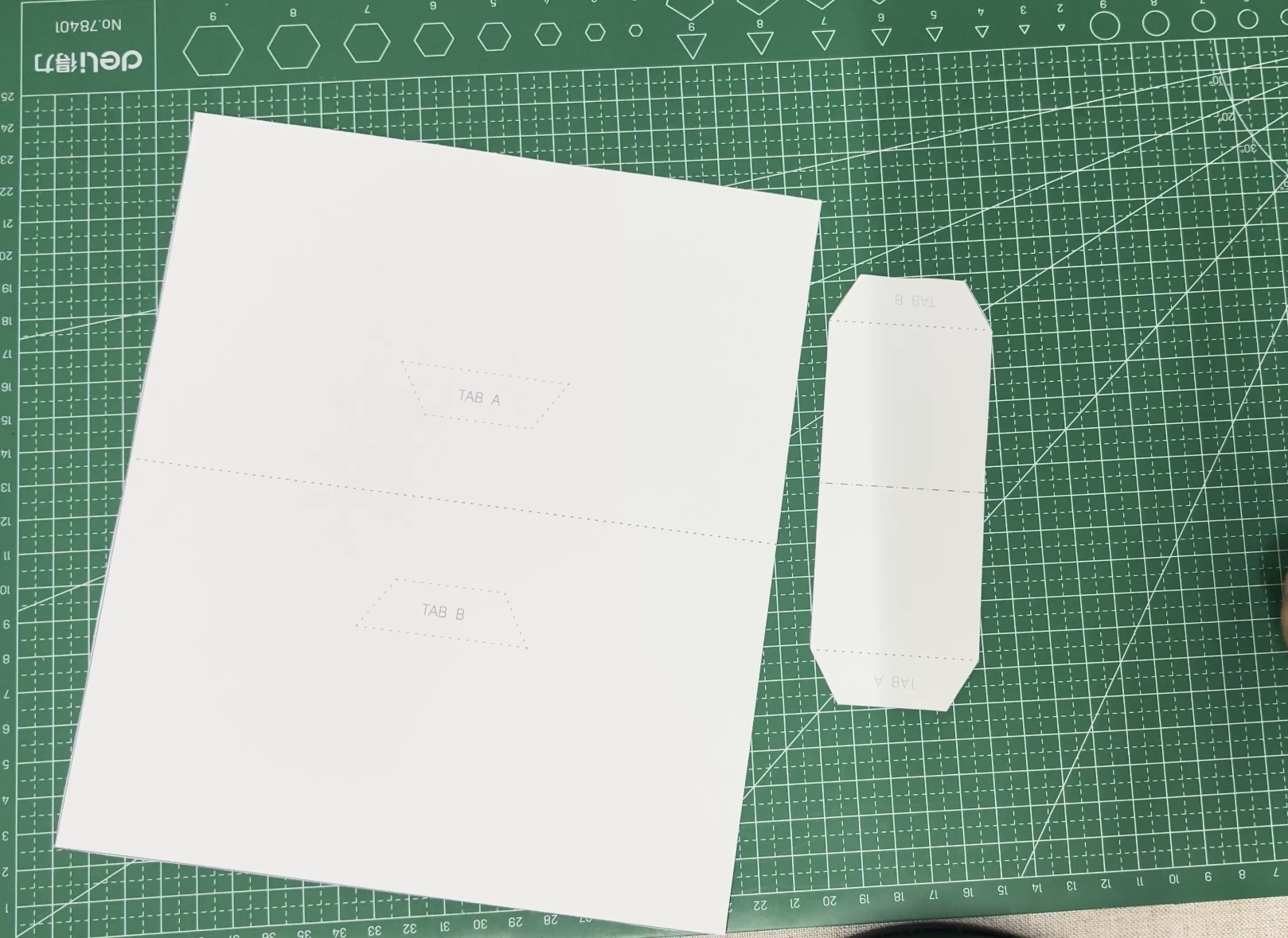 第 2 步裁剪与压痕